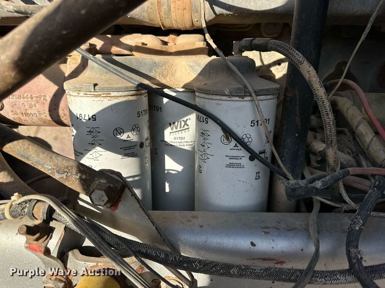 image for item DP6098 1985 Mack RS688LST semi truck