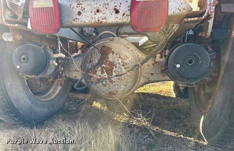 image for item DP6098 1985 Mack RS688LST semi truck