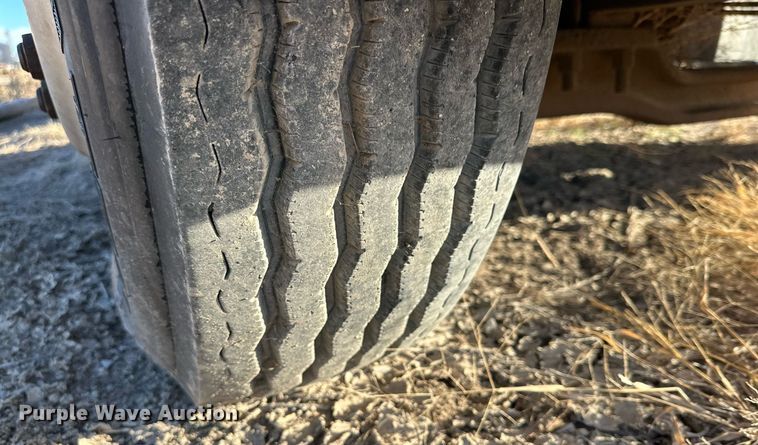 image for item DP6098 1985 Mack RS688LST semi truck