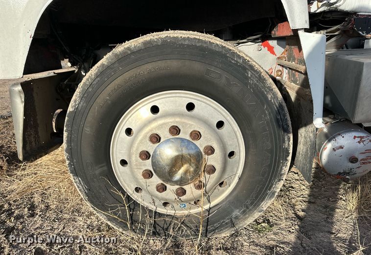 image for item DP6098 1985 Mack RS688LST semi truck