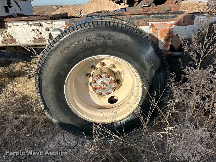 image for item DP6098 1985 Mack RS688LST semi truck