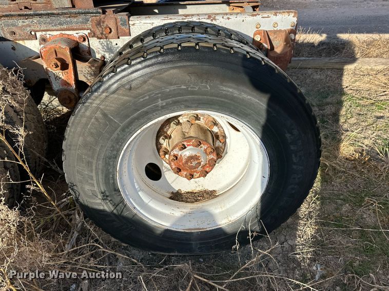 image for item DP6098 1985 Mack RS688LST semi truck