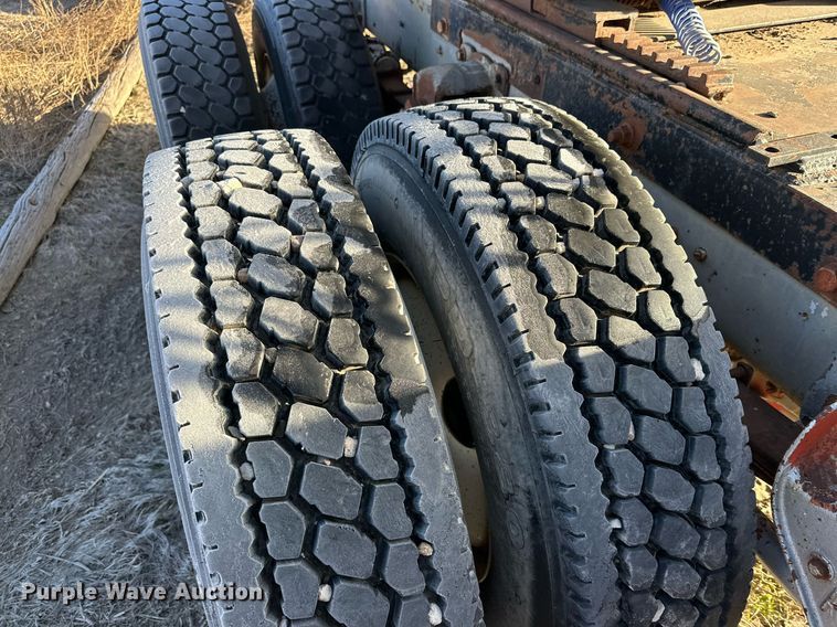 image for item DP6098 1985 Mack RS688LST semi truck