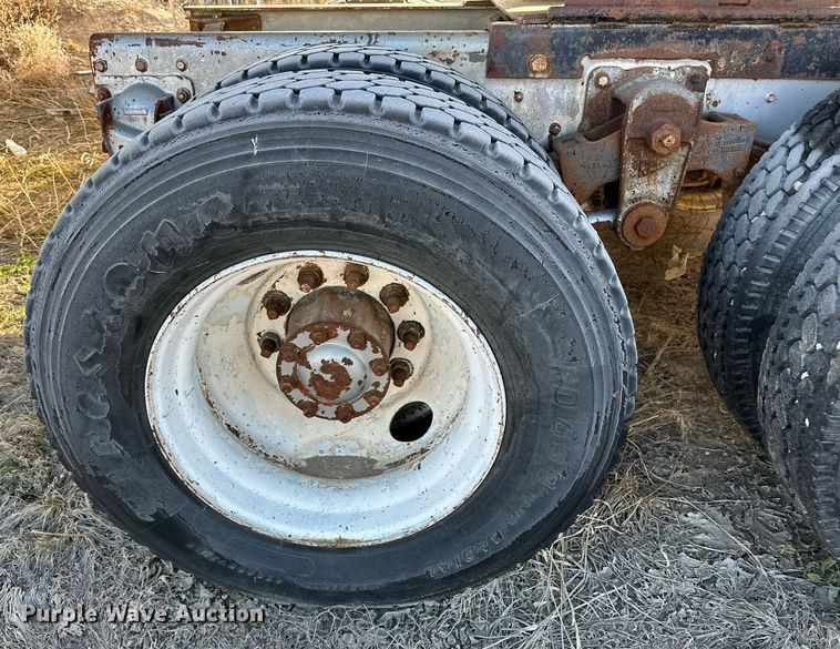 image for item DP6098 1985 Mack RS688LST semi truck