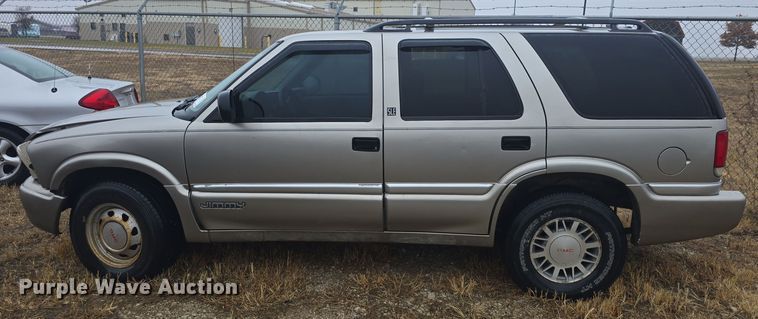 image for item DQ5368 2001 GMC Jimmy SLE SUV