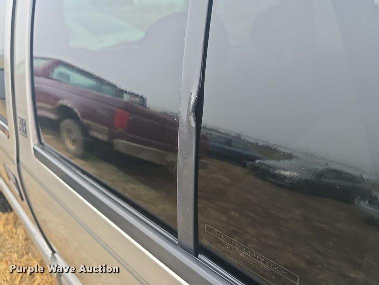 image for item DQ5368 2001 GMC Jimmy SLE SUV