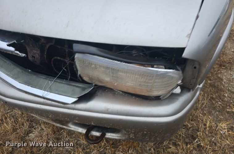 image for item DQ5368 2001 GMC Jimmy SLE SUV