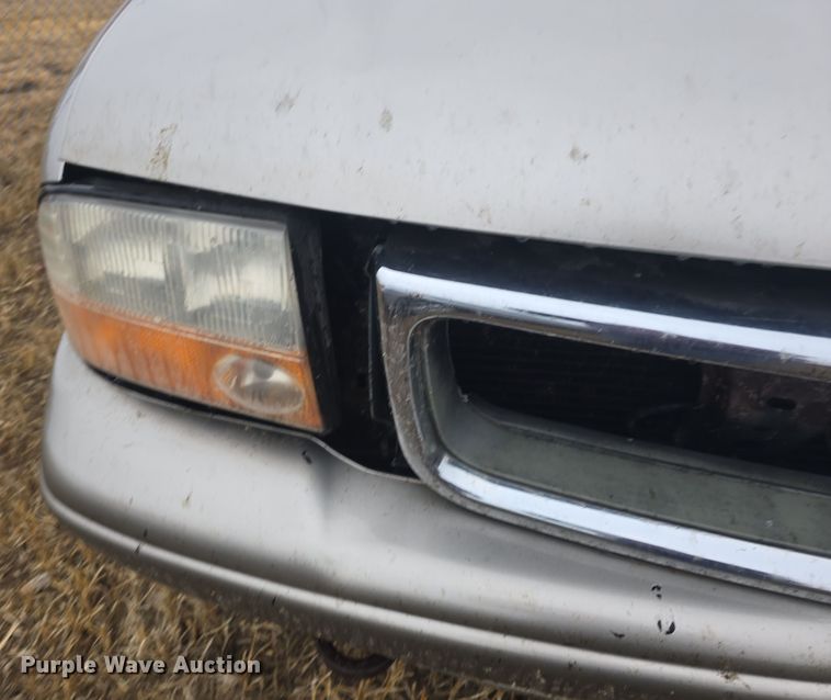 image for item DQ5368 2001 GMC Jimmy SLE SUV