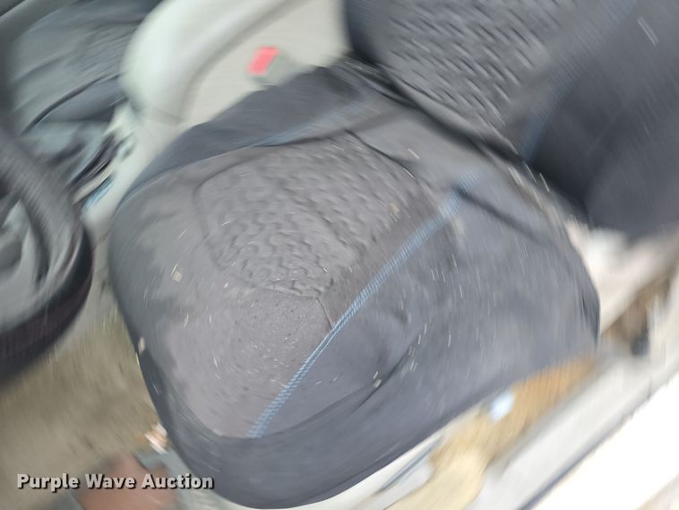 image for item DQ5368 2001 GMC Jimmy SLE SUV