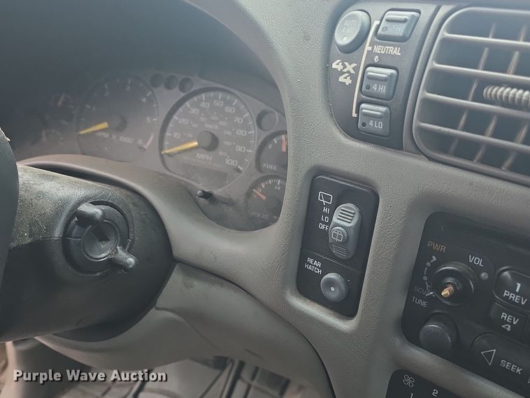 image for item DQ5368 2001 GMC Jimmy SLE SUV