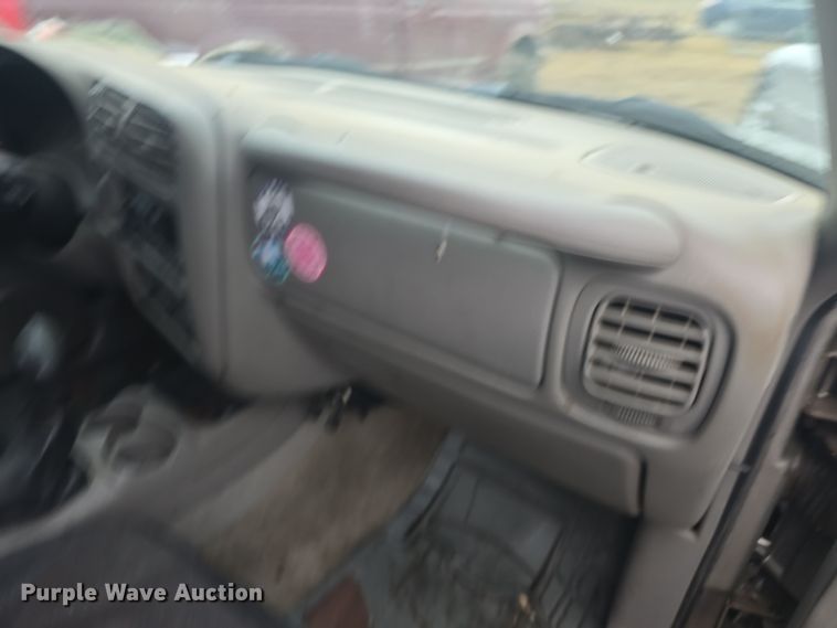 image for item DQ5368 2001 GMC Jimmy SLE SUV