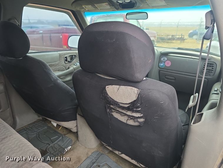 image for item DQ5368 2001 GMC Jimmy SLE SUV