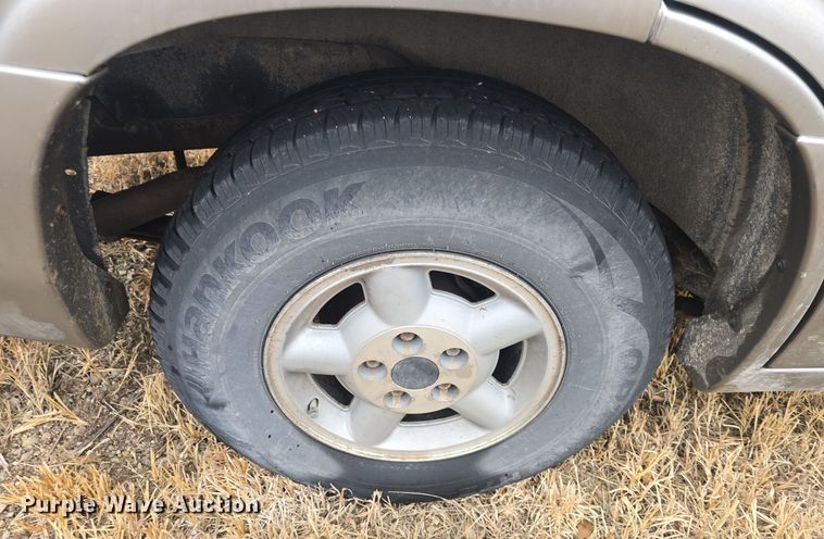 image for item DQ5368 2001 GMC Jimmy SLE SUV