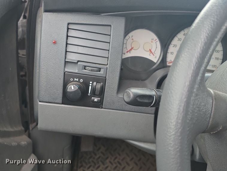 image for item DQ5369 2005 Dodge  Durango SLT 