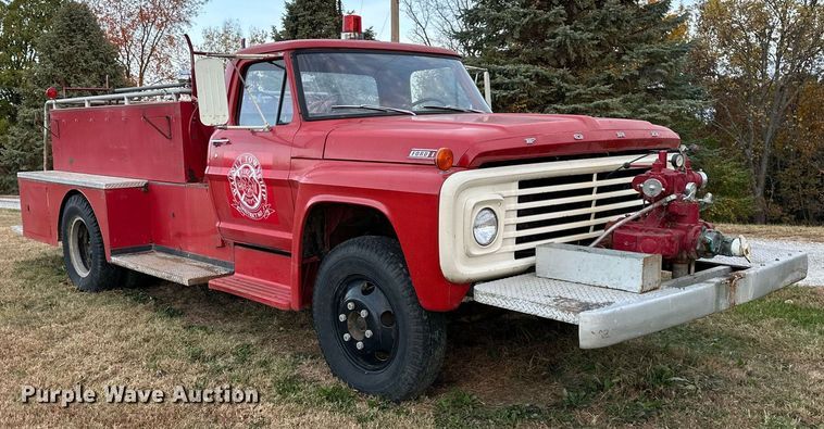 image for item DR2731 1966 Ford F600 pumper fire truck