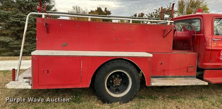 image for item DR2731 1966 Ford F600 pumper fire truck