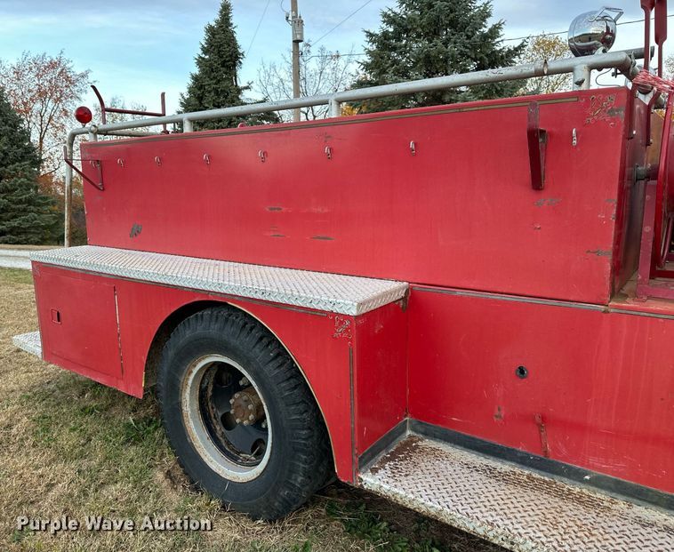 image for item DR2731 1966 Ford F600 pumper fire truck