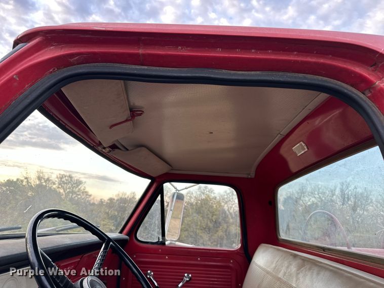 image for item DR2731 1966 Ford F600 pumper fire truck