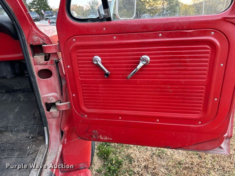 image for item DR2731 1966 Ford F600 pumper fire truck