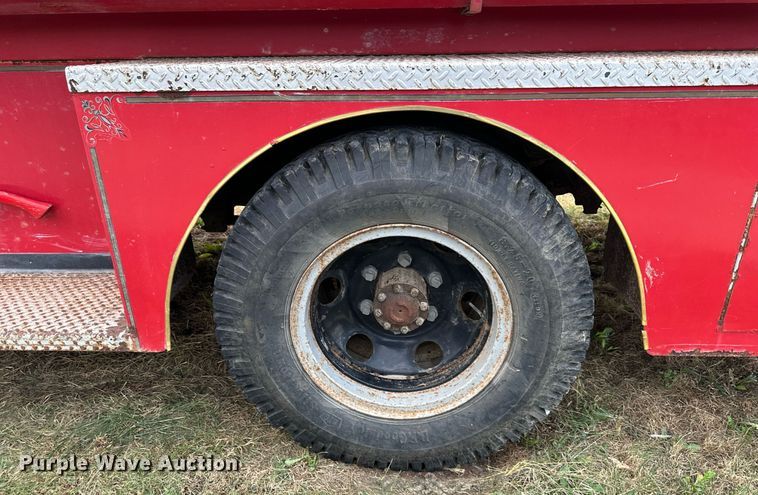 image for item DR2731 1966 Ford F600 pumper fire truck