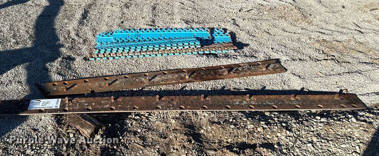 image for item DT0504 Approximately 10 shark bite mold board