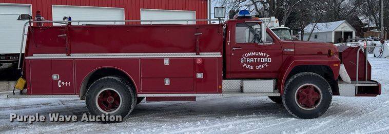 image for item EG7117 1981 Ford F826 pumper fire truck