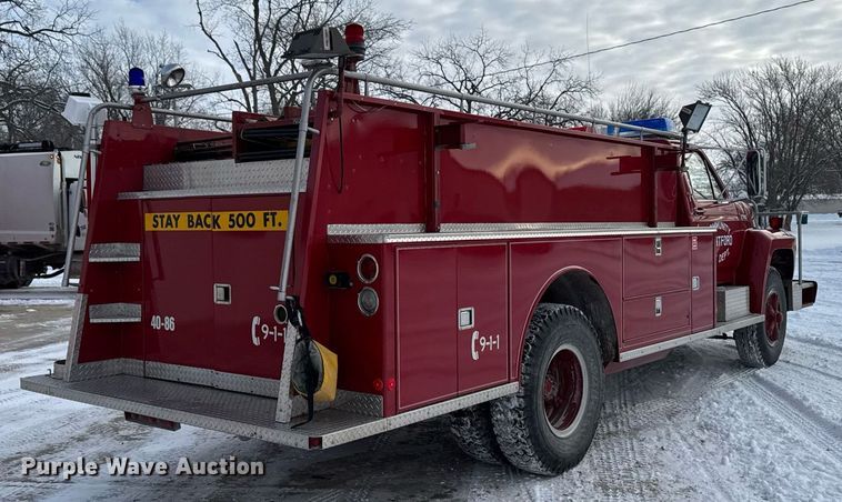 image for item EG7117 1981 Ford F826 pumper fire truck