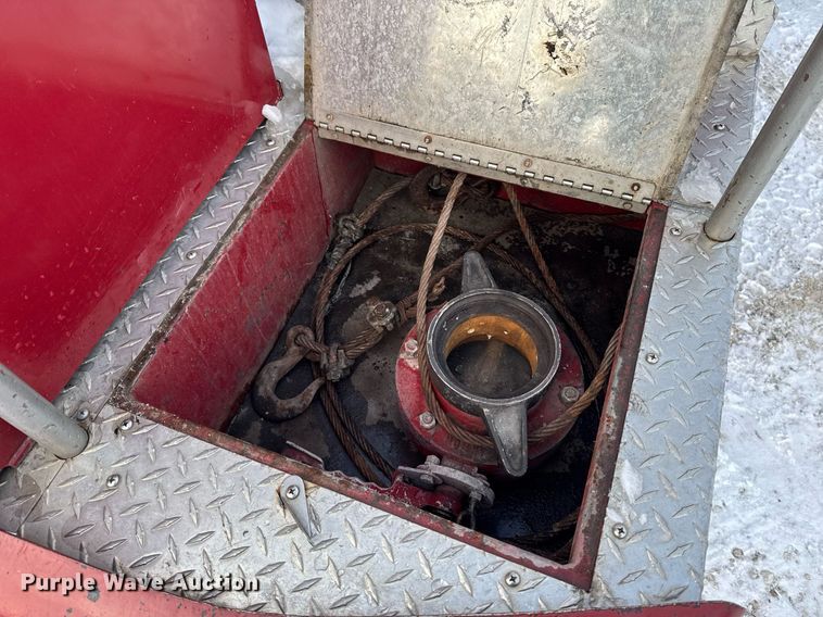 image for item EG7117 1981 Ford F826 pumper fire truck