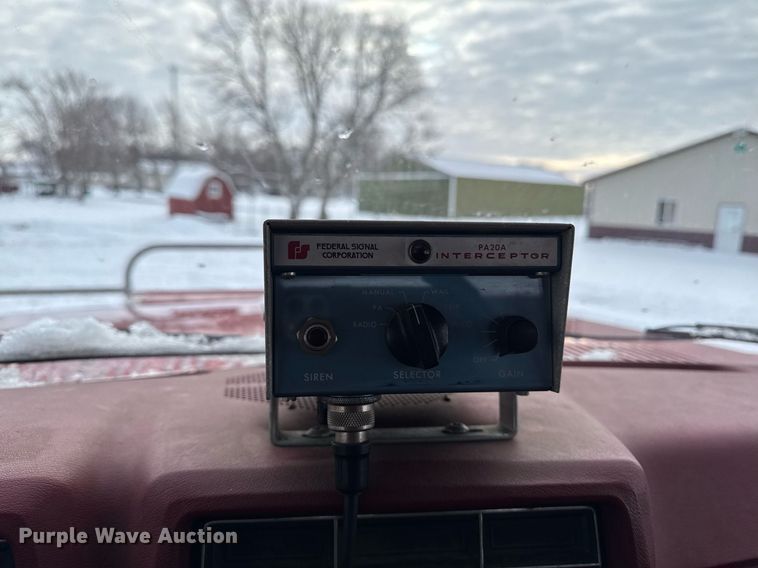 image for item EG7117 1981 Ford F826 pumper fire truck