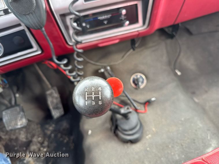 image for item EG7117 1981 Ford F826 pumper fire truck