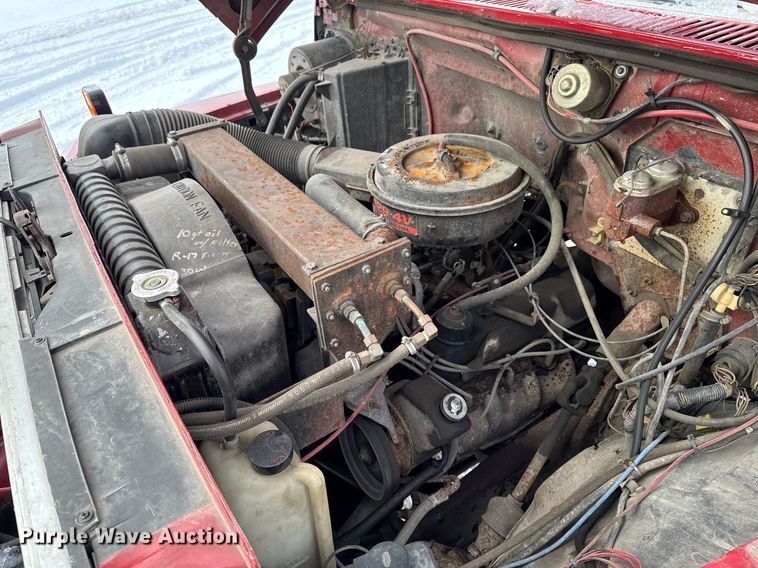 image for item EG7117 1981 Ford F826 pumper fire truck