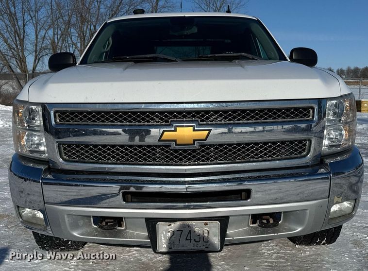 image for item EG7123 2013 Chevrolet Silverado 1500 Ext. Cab pickup truck