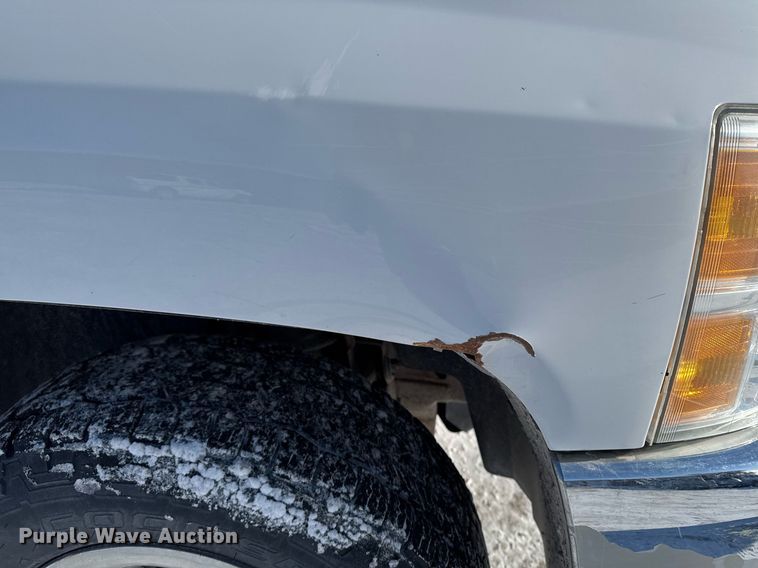 image for item EG7123 2013 Chevrolet Silverado 1500 Ext. Cab pickup truck