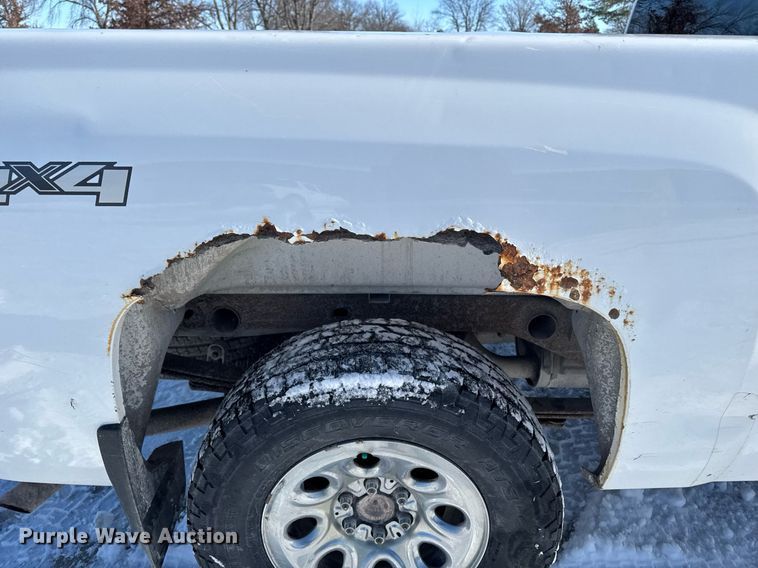 image for item EG7123 2013 Chevrolet Silverado 1500 Ext. Cab pickup truck