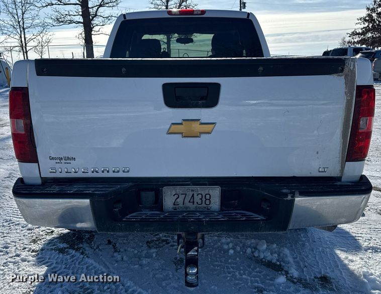 image for item EG7123 2013 Chevrolet Silverado 1500 Ext. Cab pickup truck