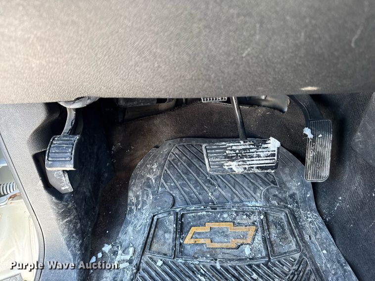 image for item EG7123 2013 Chevrolet Silverado 1500 Ext. Cab pickup truck