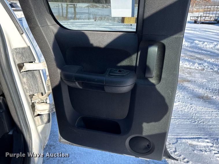 image for item EG7123 2013 Chevrolet Silverado 1500 Ext. Cab pickup truck