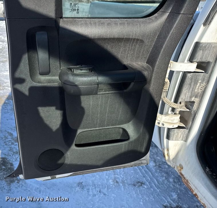 image for item EG7123 2013 Chevrolet Silverado 1500 Ext. Cab pickup truck