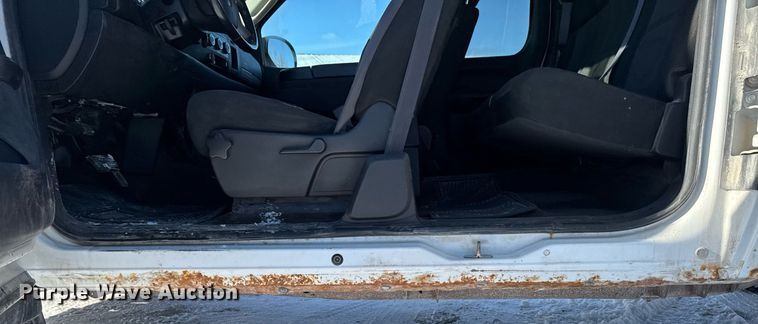 image for item EG7123 2013 Chevrolet Silverado 1500 Ext. Cab pickup truck