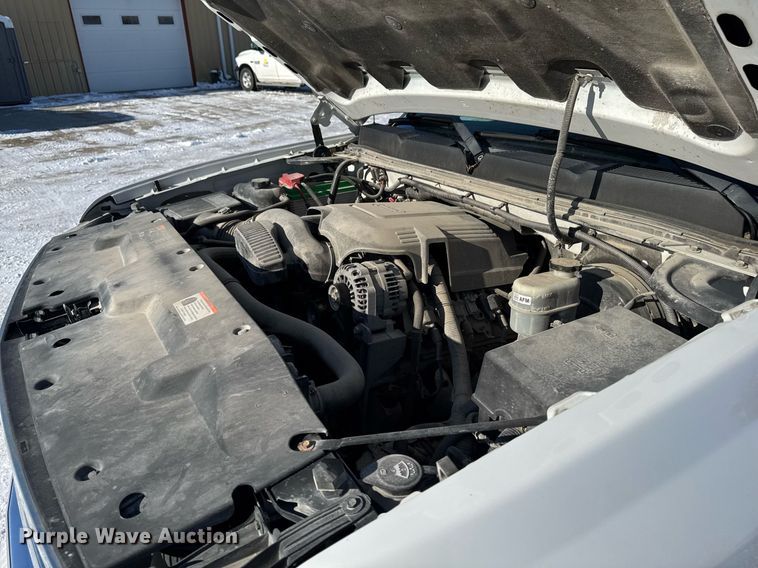 image for item EG7123 2013 Chevrolet Silverado 1500 Ext. Cab pickup truck