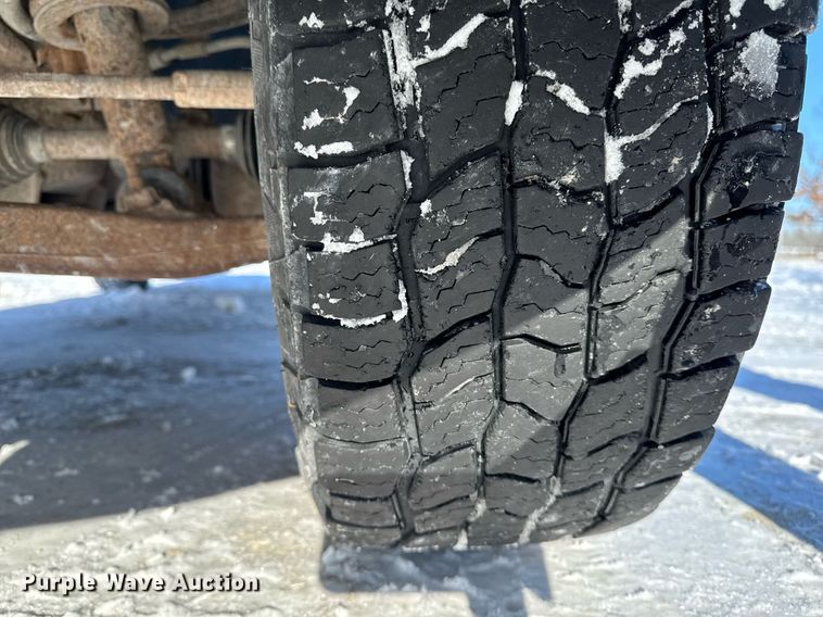 image for item EG7123 2013 Chevrolet Silverado 1500 Ext. Cab pickup truck