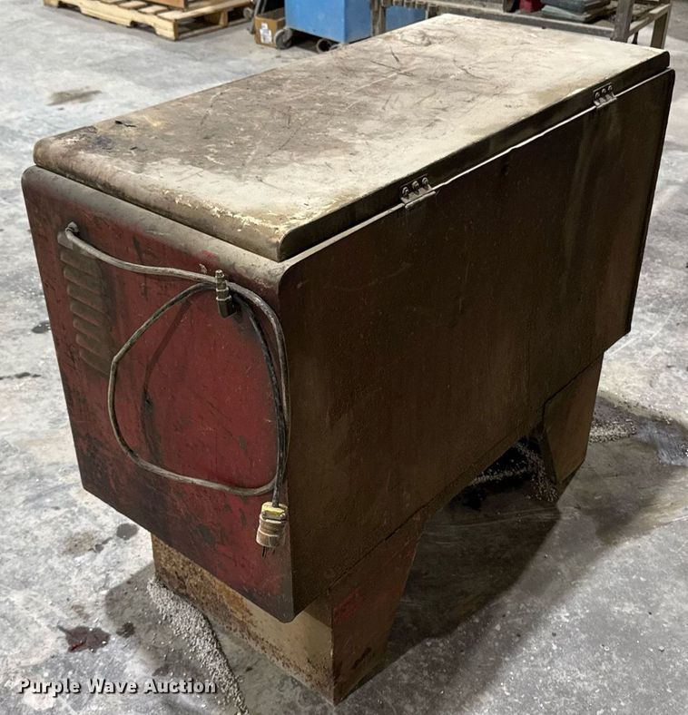 image for item EG7130 Grey Mills 306A parts washer