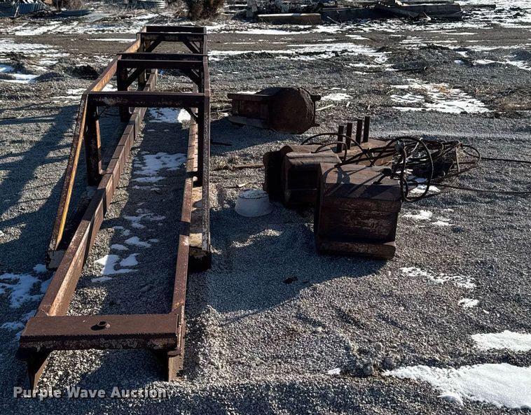 image for item EG7135 Bridge post driver