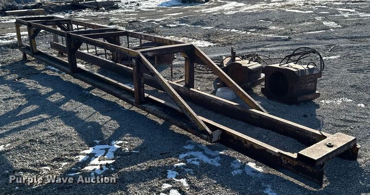 image for item EG7135 Bridge post driver