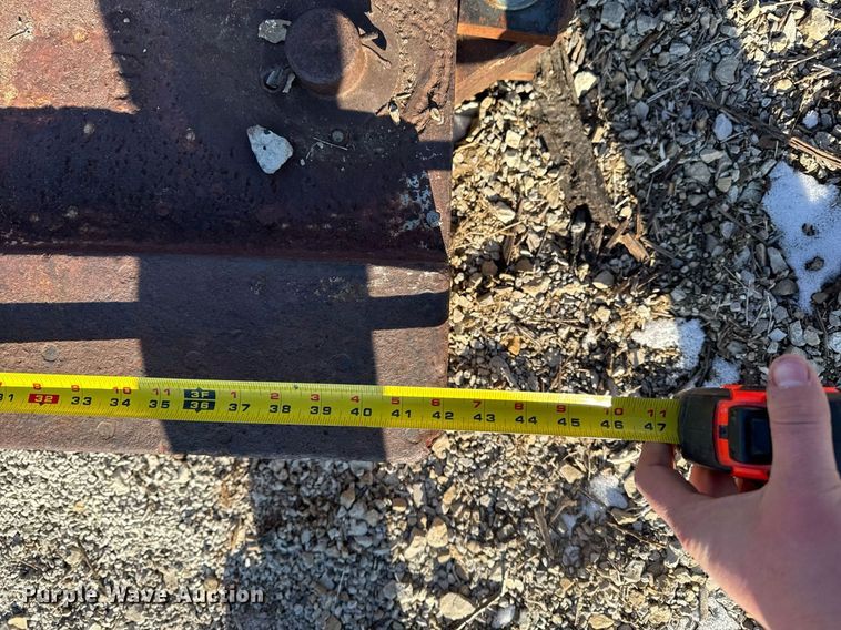 image for item EG7135 Bridge post driver