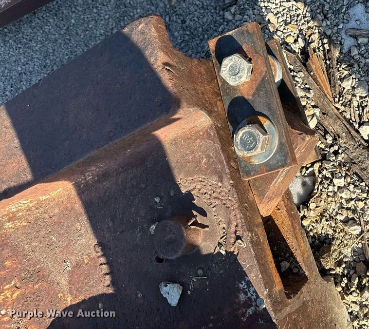 image for item EG7135 Bridge post driver