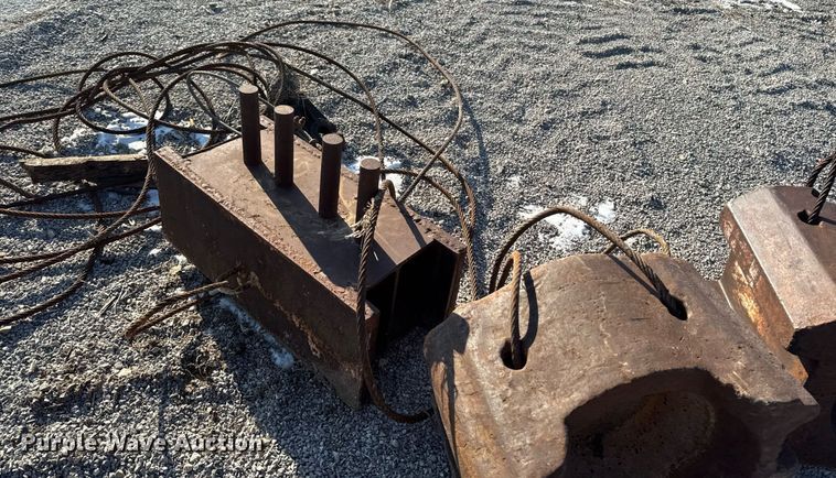 image for item EG7135 Bridge post driver