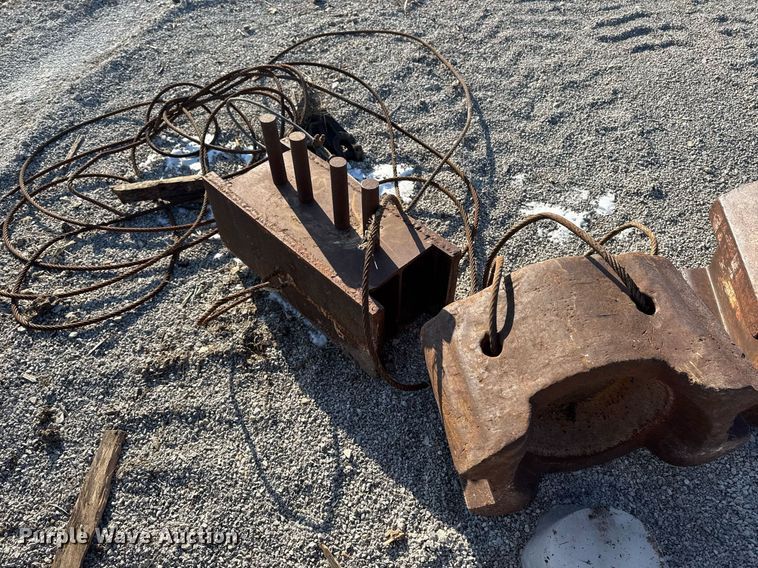 image for item EG7135 Bridge post driver