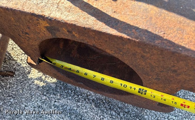 image for item EG7135 Bridge post driver