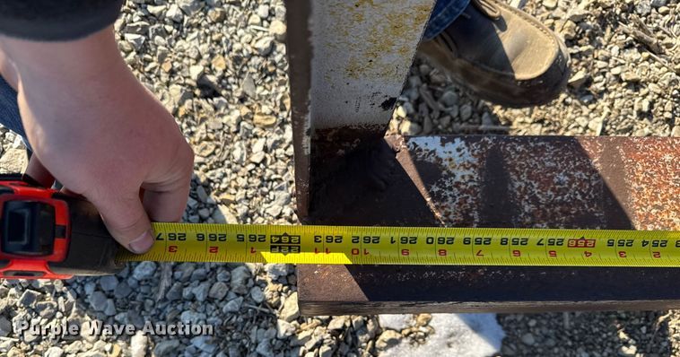 image for item EG7135 Bridge post driver